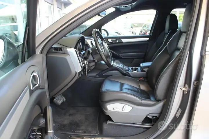 Porsche Cayenne 2011 photo 4