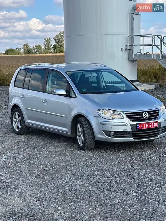 Volkswagen Touran 2007 photo 4