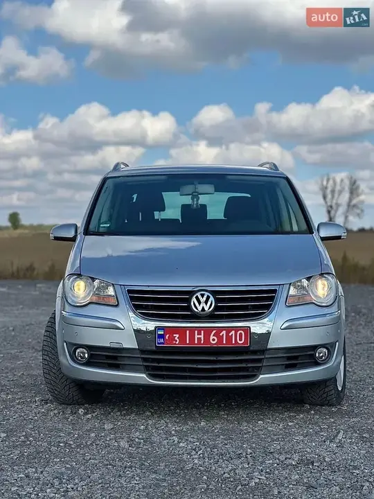 Volkswagen Touran 2007 photo 3