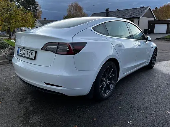 Tesla Model 3 2020 photo 3