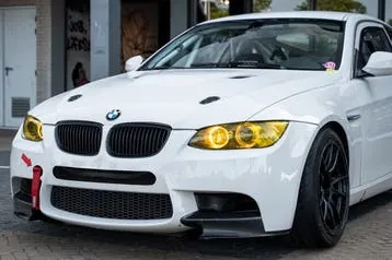 BMW 3 Series 2010 photo 2