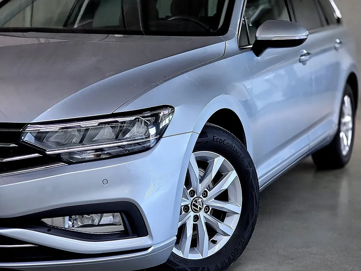 Volkswagen Passat 2023 photo 3
