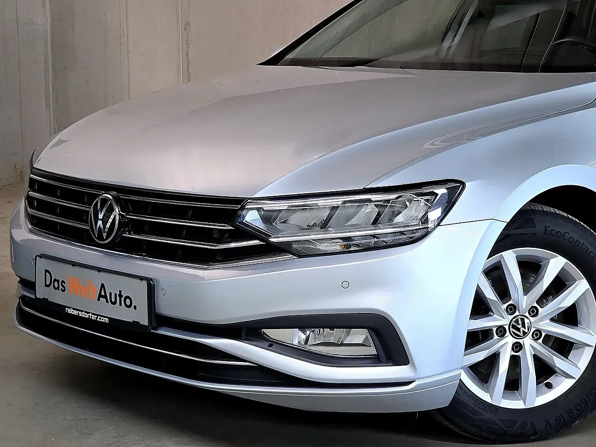 Volkswagen Passat 2023 photo 2