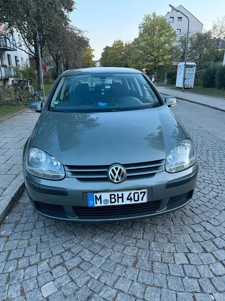 Volkswagen Golf V
