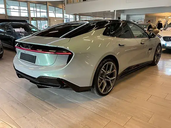 Lotus Emeya 2025 photo 5