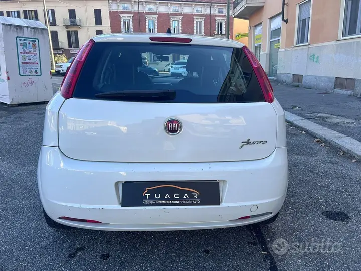 Fiat Grande Punto 2013 photo 5
