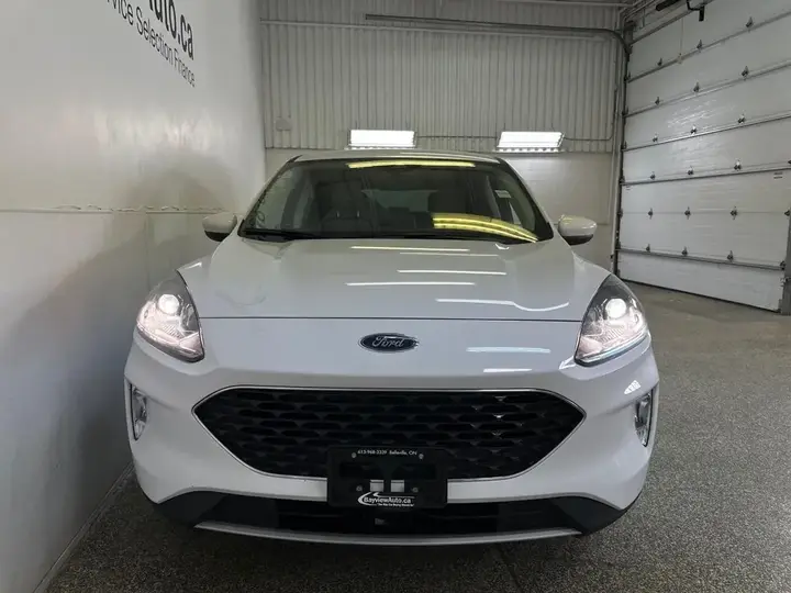 Ford Escape 2022 photo 2