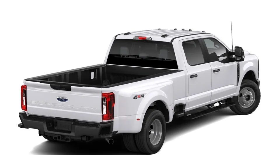 Ford Super Duty F-350 2026 photo 3