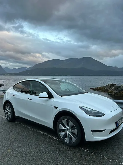 Tesla Model Y 2021 photo 3