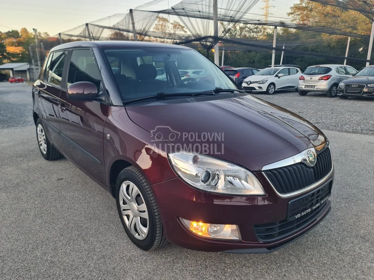 Skoda Fabia 2011 photo 4