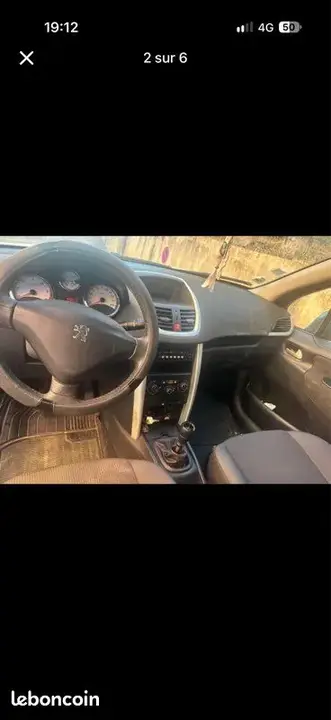 Peugeot 207 2011 photo 3