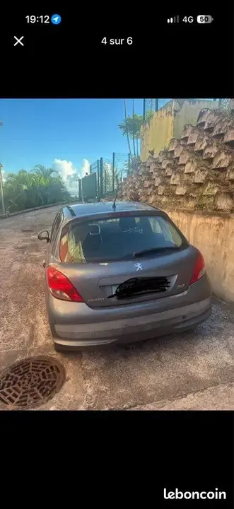 Peugeot 207 2011 photo 2