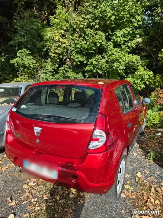 Dacia Sandero 2010 photo 3