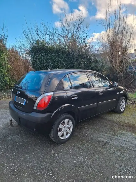 Kia Rio 2009 photo 2