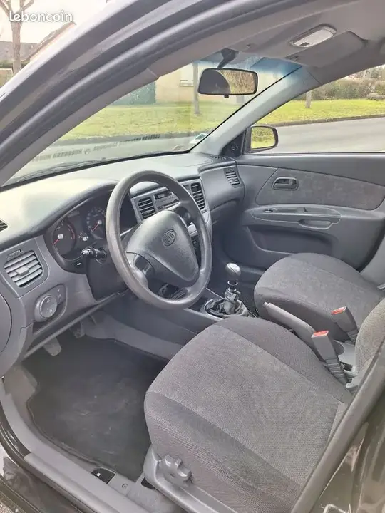 Kia Rio 2009 photo 3