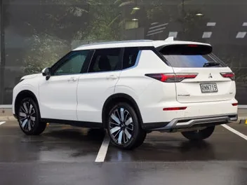 Mitsubishi Outlander 2025 photo 3