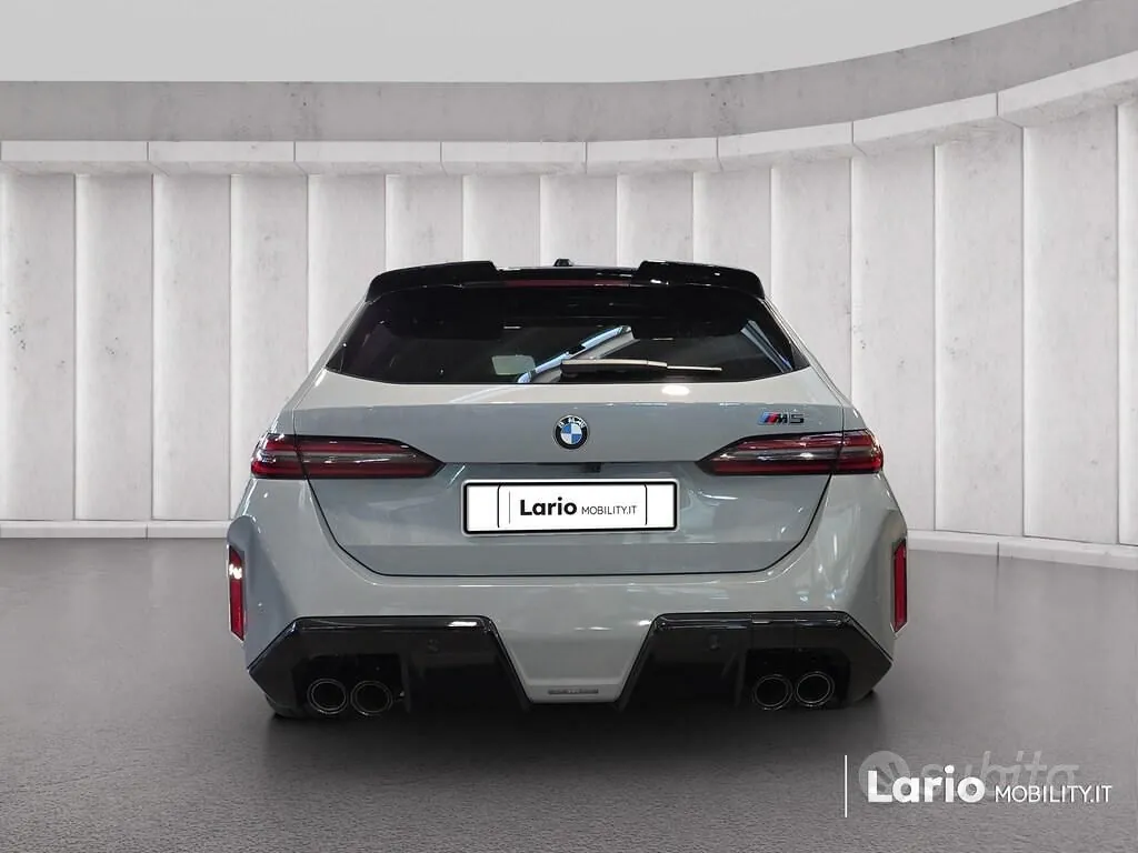 BMW M5 Touring 2025 photo 4