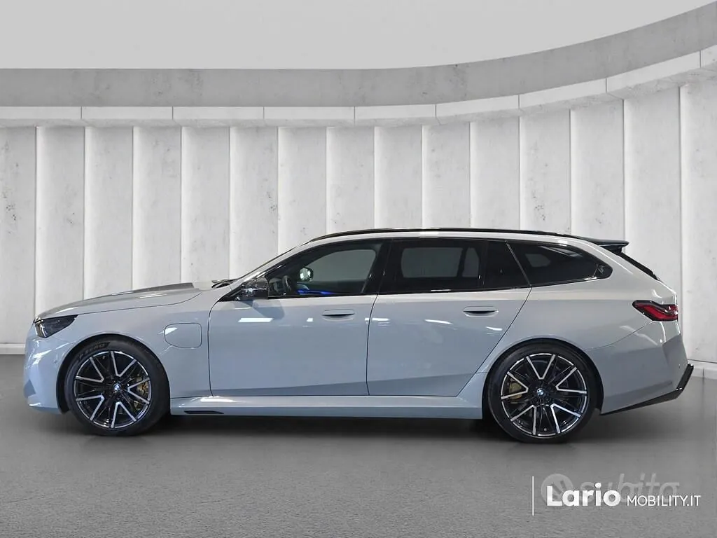 BMW M5 Touring 2025 photo 5