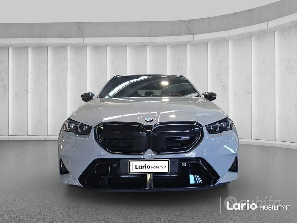 BMW M5 Touring 2025 photo 3