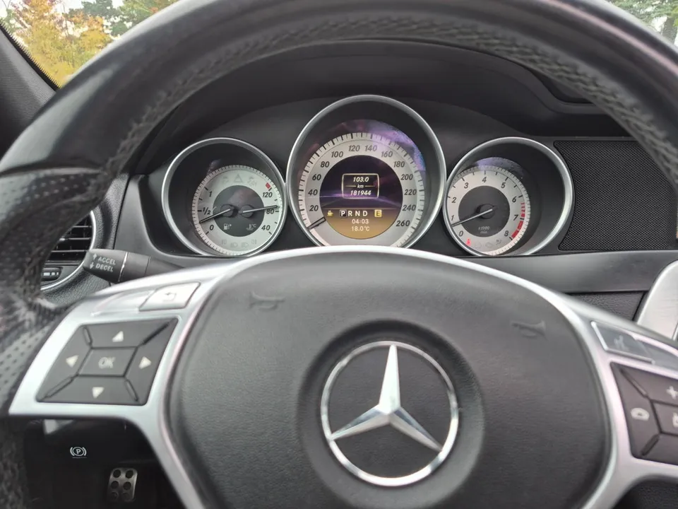Mercedes-Benz C-Class 2012 photo 2