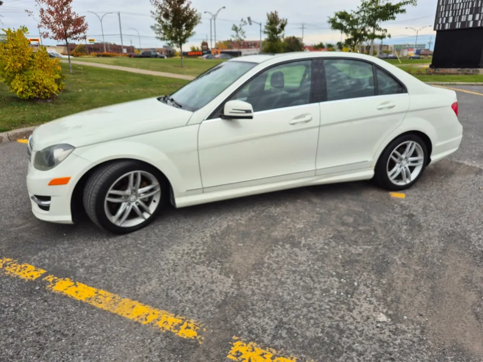 Mercedes-Benz C-Class 2012 photo 3