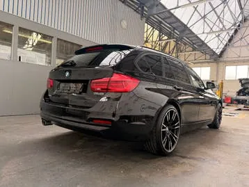 BMW 3 Series 2018 photo 3