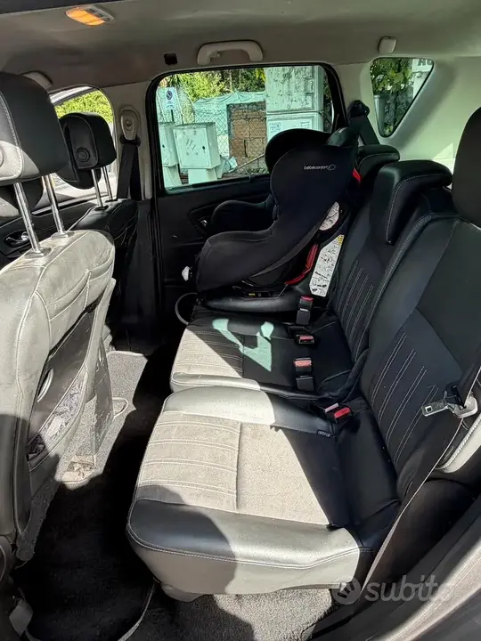 Renault Scenic 2012 photo 5