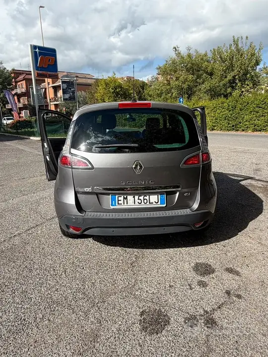 Renault Scenic 2012 photo 3