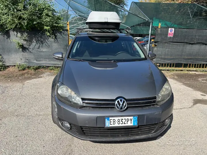 Volkswagen Golf 2010 photo 2
