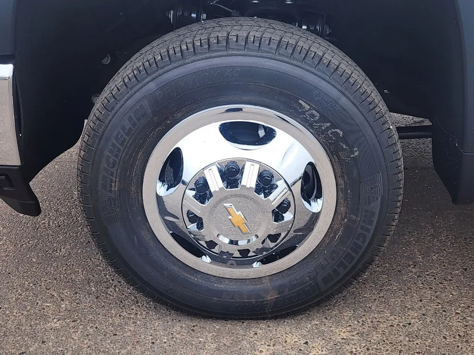 Chevrolet Silverado 3500Hd 2026 photo 5