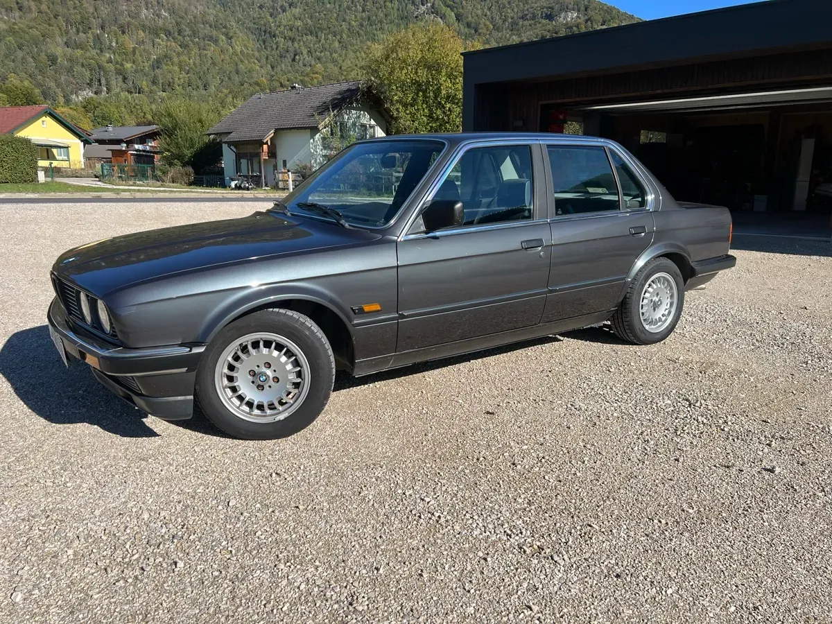 BMW 3 Series 1984 photo 2