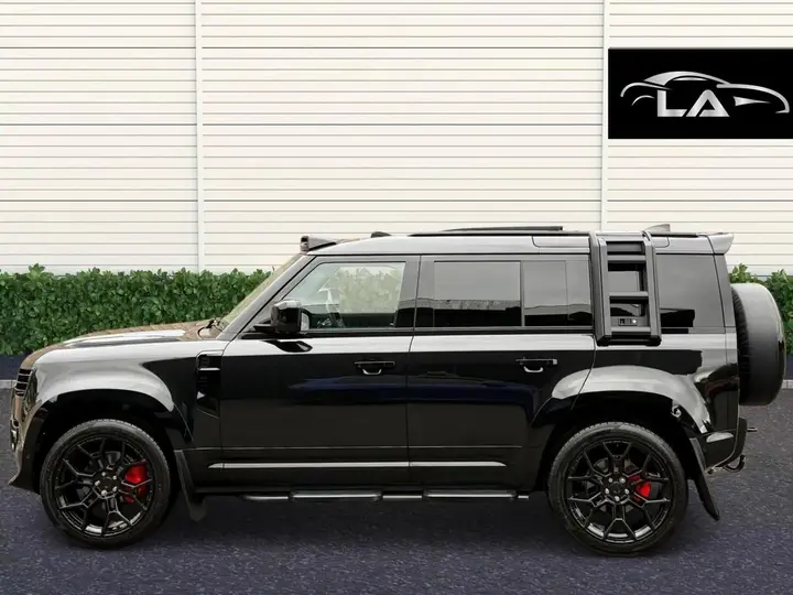 Land Rover Defender 110 2026 photo 3
