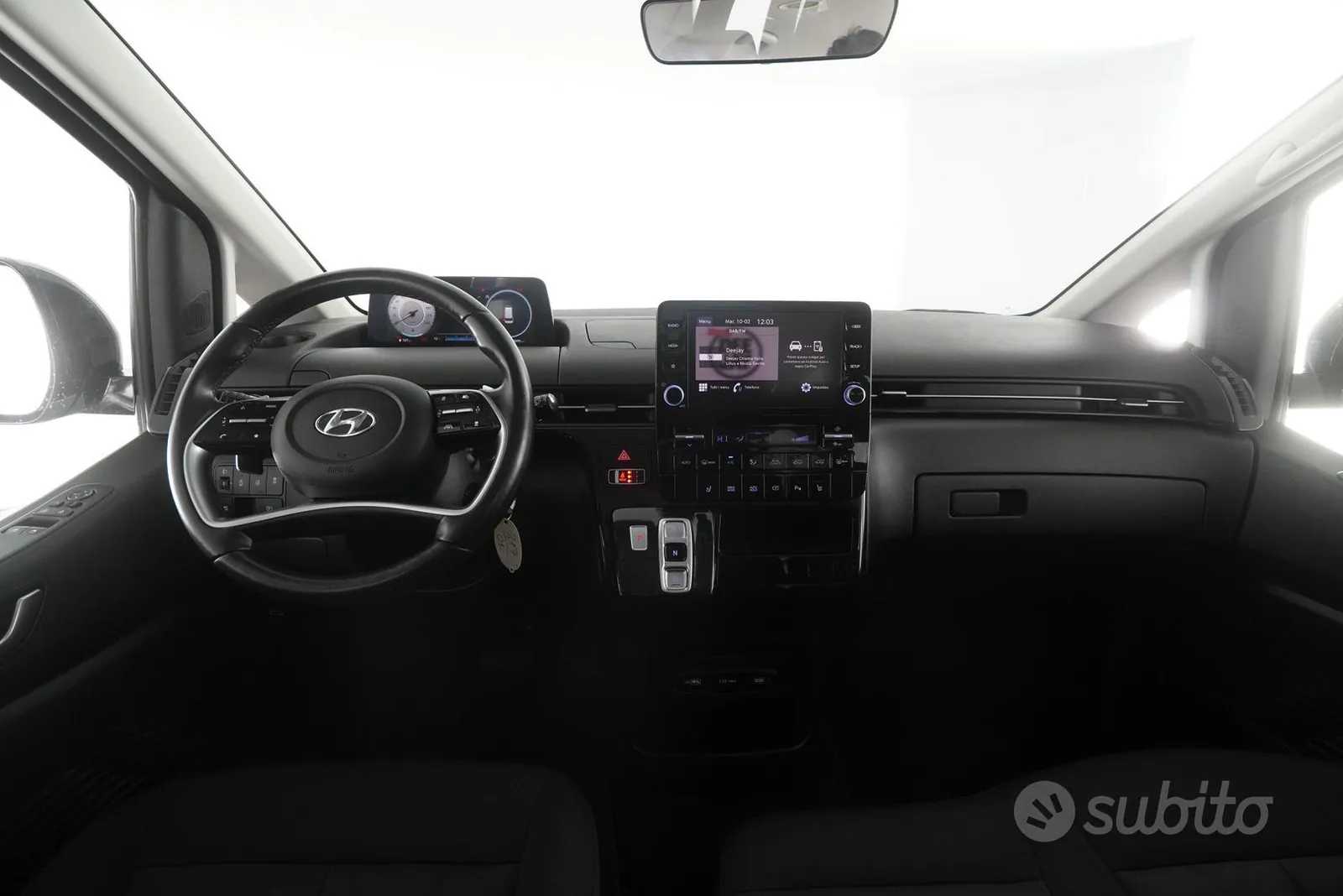 Hyundai Staria 2024 photo 5