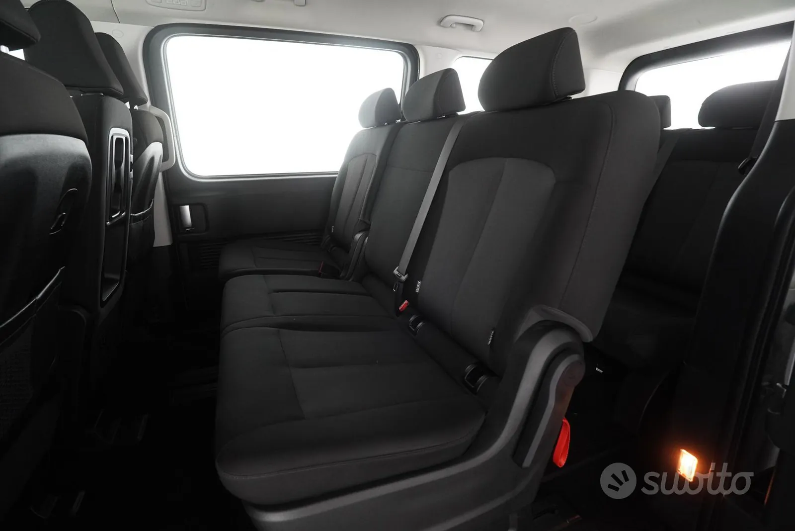 Hyundai Staria 2024 photo 3