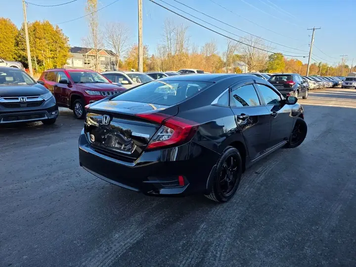 Honda Civic 2018 photo 5