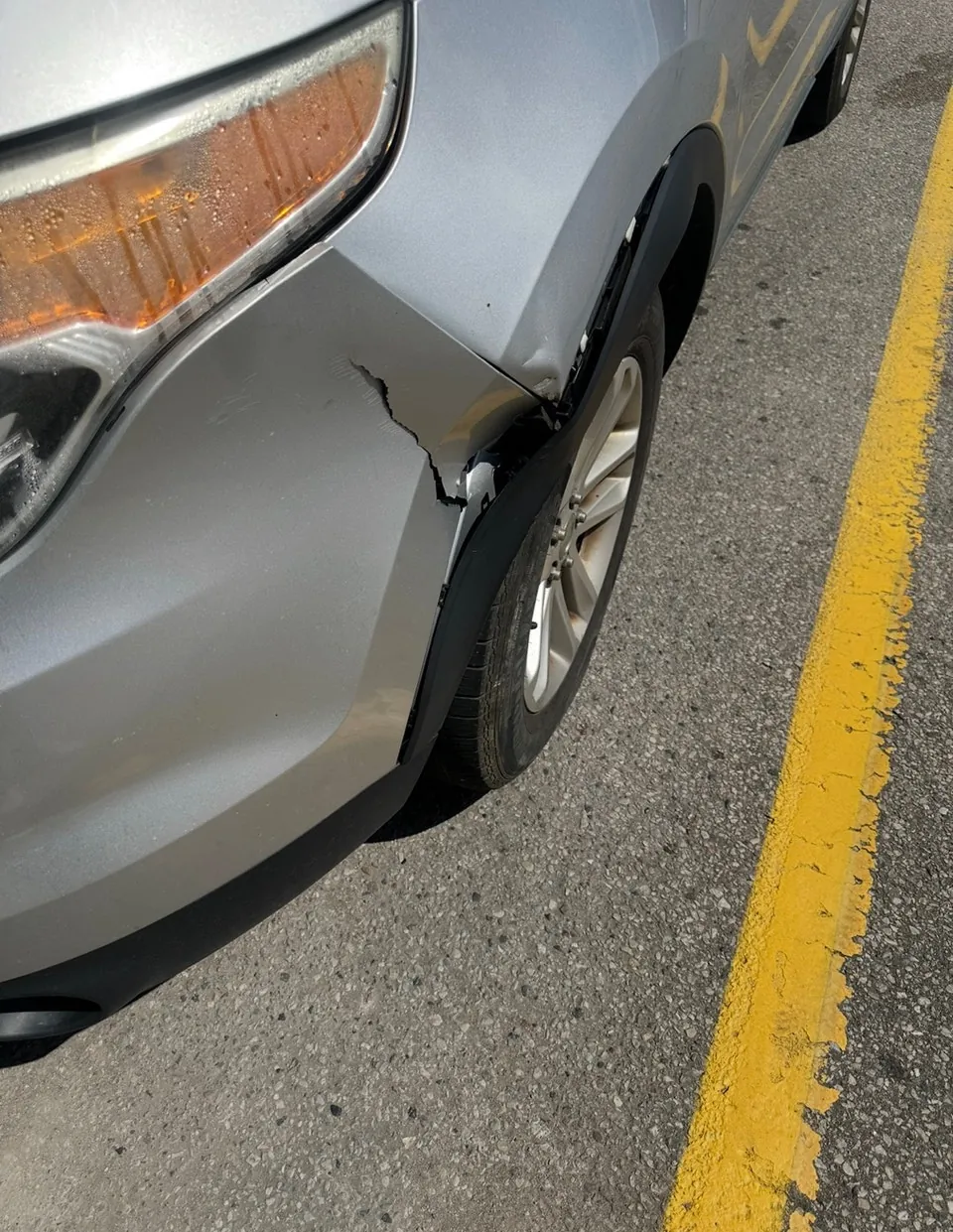 Ford Explorer 2011 photo 2