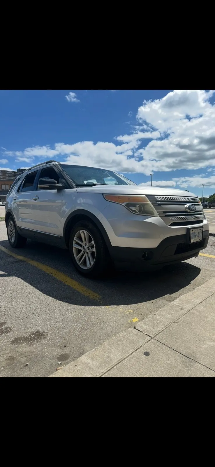 Ford Explorer 2011 photo 4