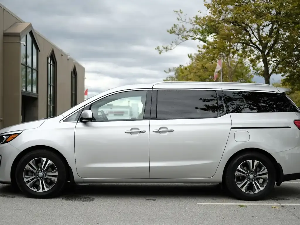 Kia Sedona 2020 photo 4