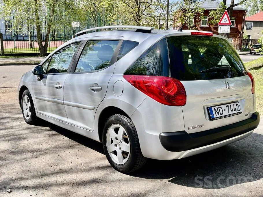 Peugeot 207 2011 photo 5