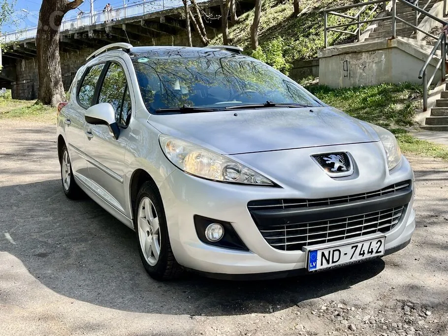 Peugeot 207 2011 photo 2
