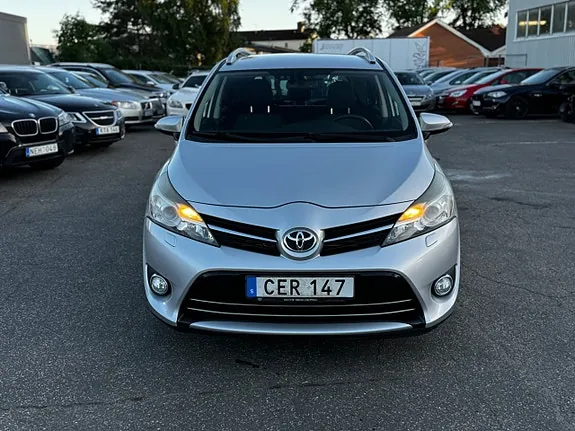 Toyota Verso 2014 photo 2