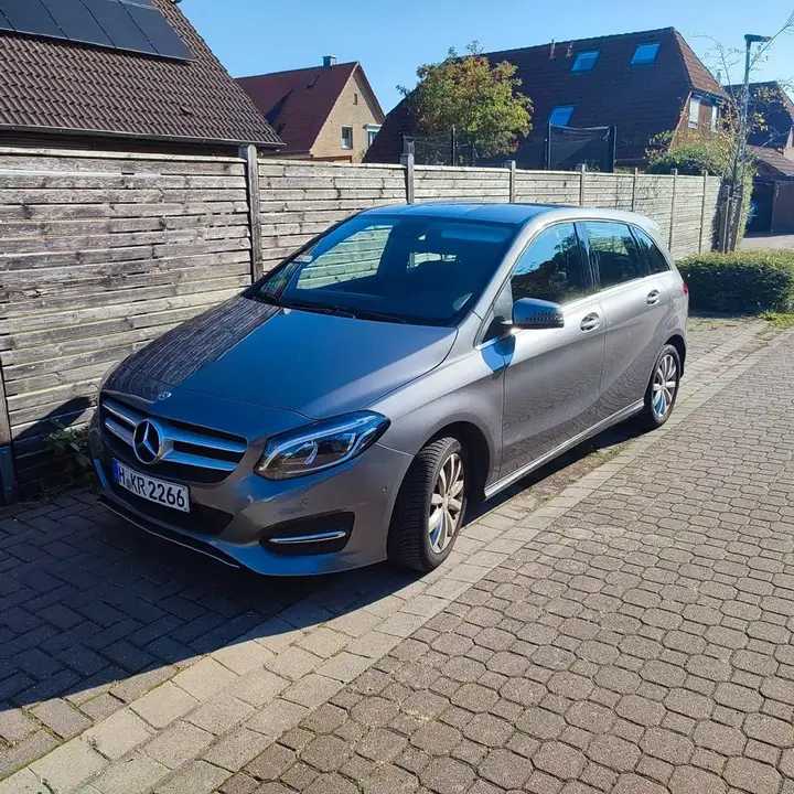 Mercedes-Benz B 200D
