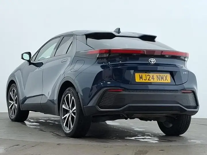 Toyota C-Hr 2024 photo 2