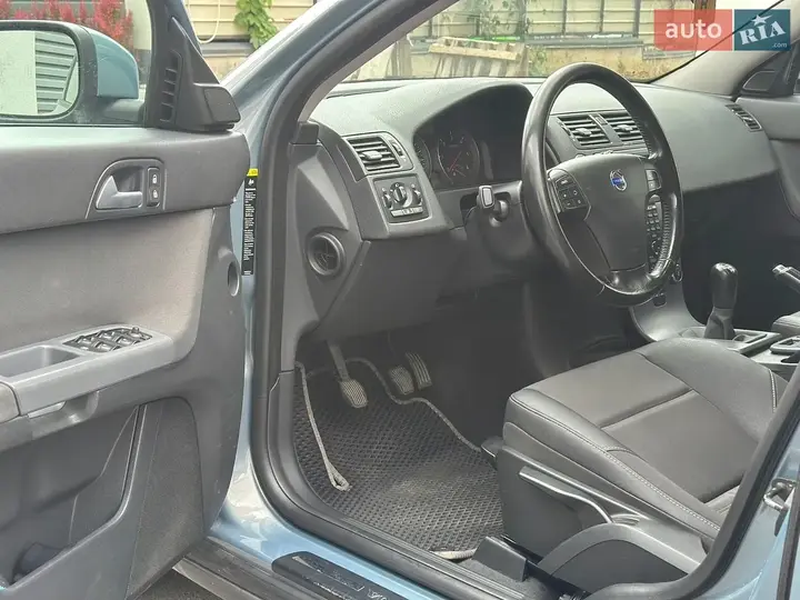 Volvo V50 2009 photo 2