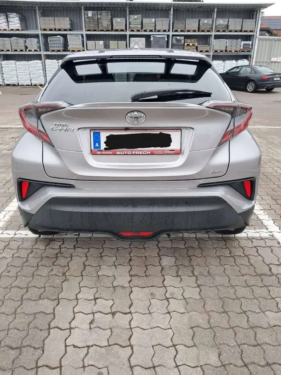 Toyota C-Hr 2017 photo 3