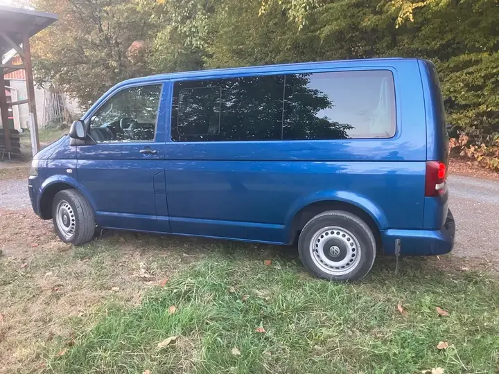 Volkswagen Multivan 2009 photo 2