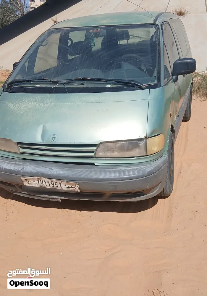 Toyota Previa 1998 photo 2