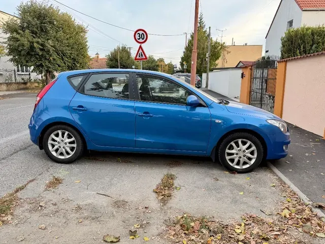 Hyundai I30 2010 photo 2
