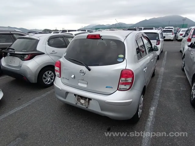 Nissan March 2011 photo 4