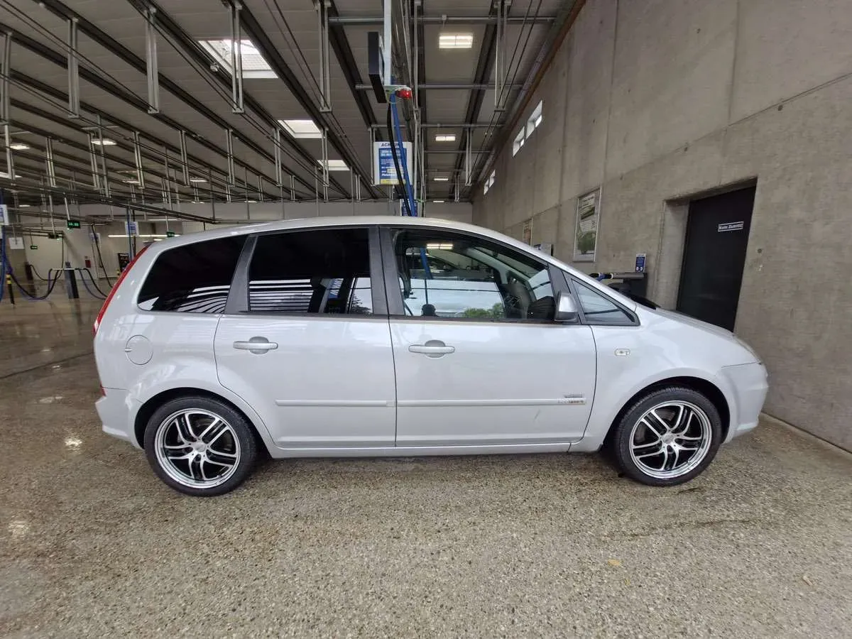 Ford C-Max 2010 photo 3
